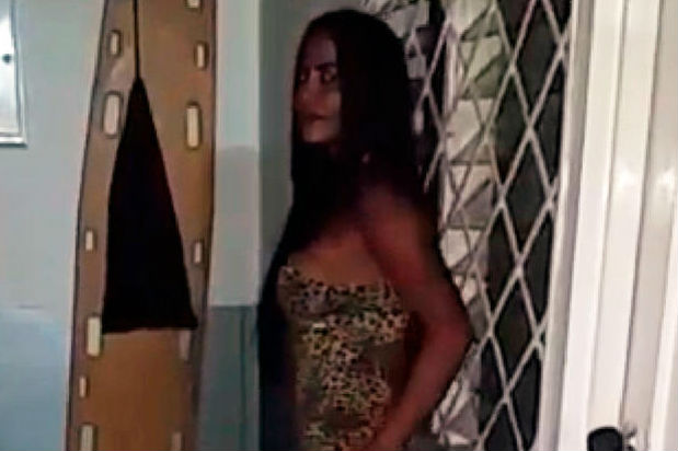 Me dijeron que mostrara mis partes íntimas para liberarme: modelo acosada por policías