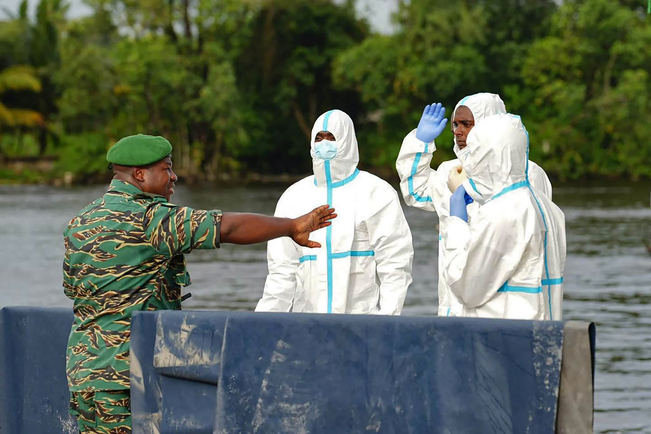Al menos 53 personas murieron tras el naufragio de un ferry en Guyana
