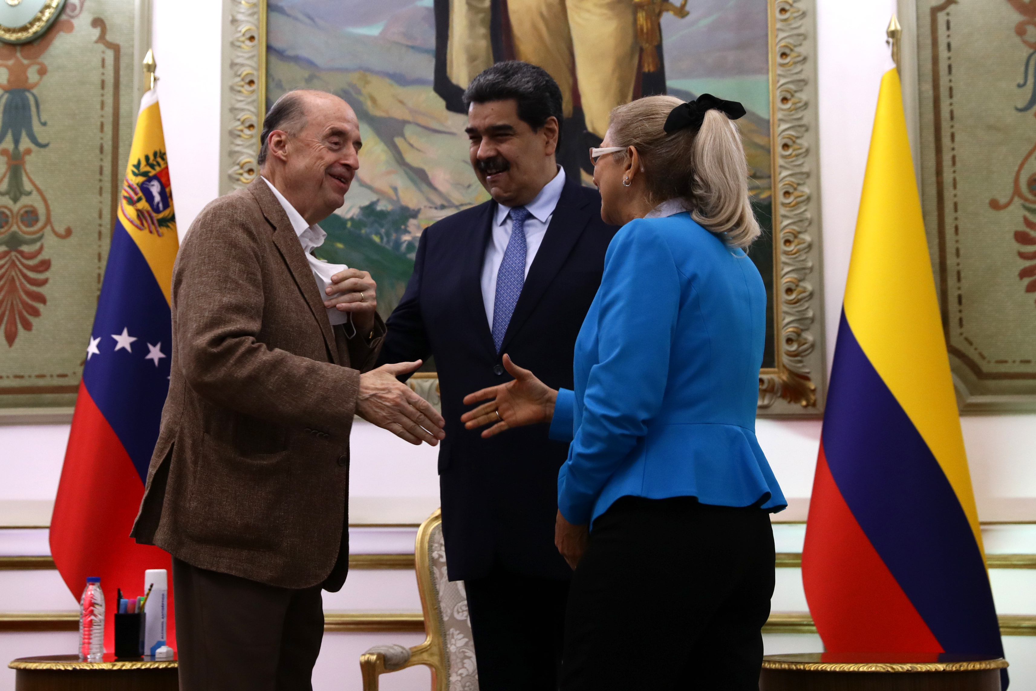 El canciller Álvaro Leyva se reunió con Nicolás Maduro, ¿cómo fue el encuentro?