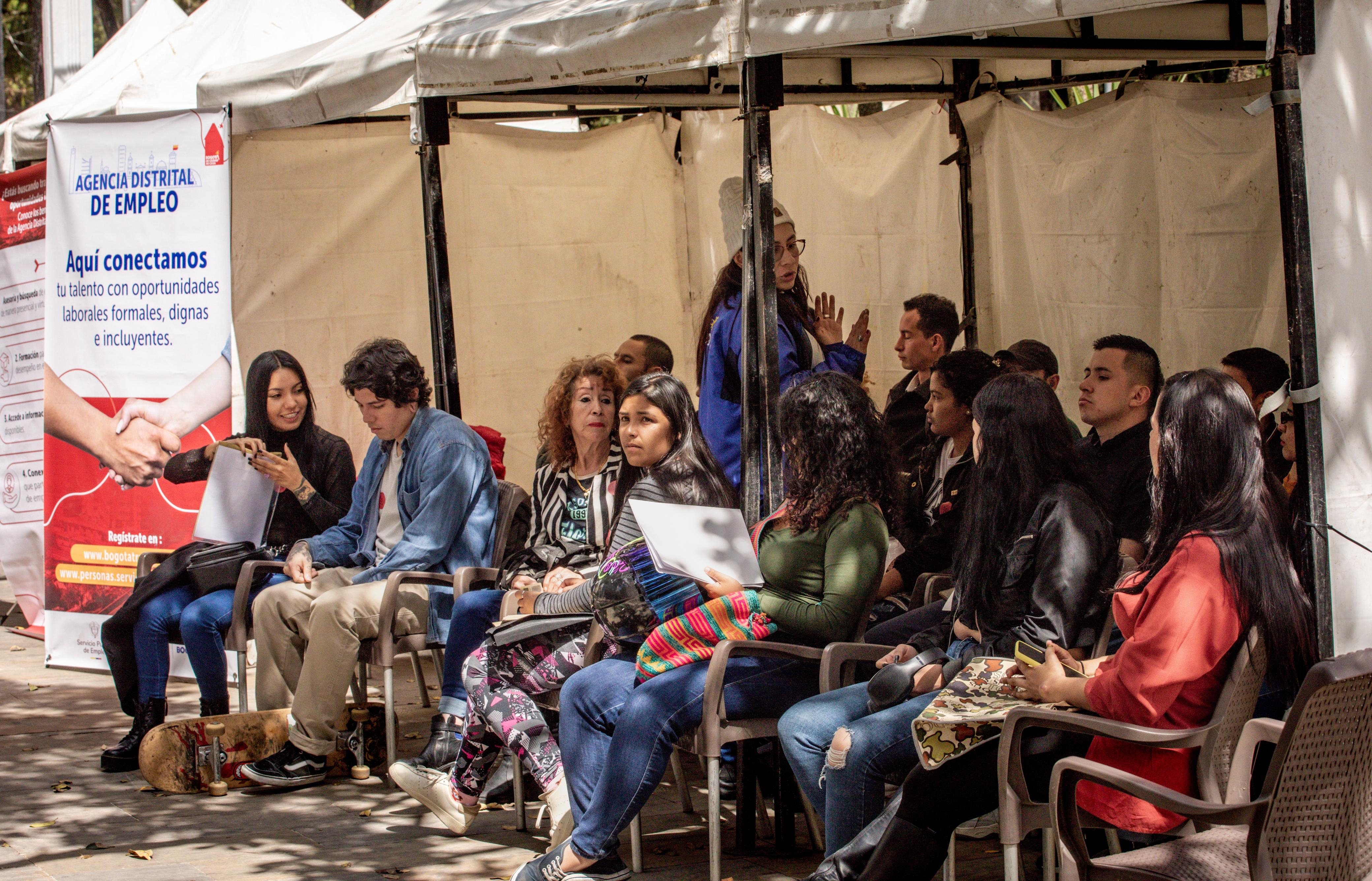 ¿Sin trabajo? Hay vacantes en Bogotá, más de la mitad son exclusivas para mujeres