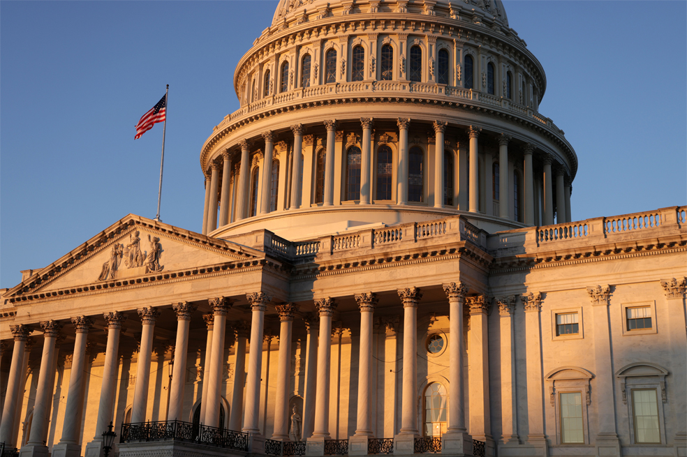 Congreso certifica victoria electoral de Biden tras invasión del Capitolio por partidarios de Trump