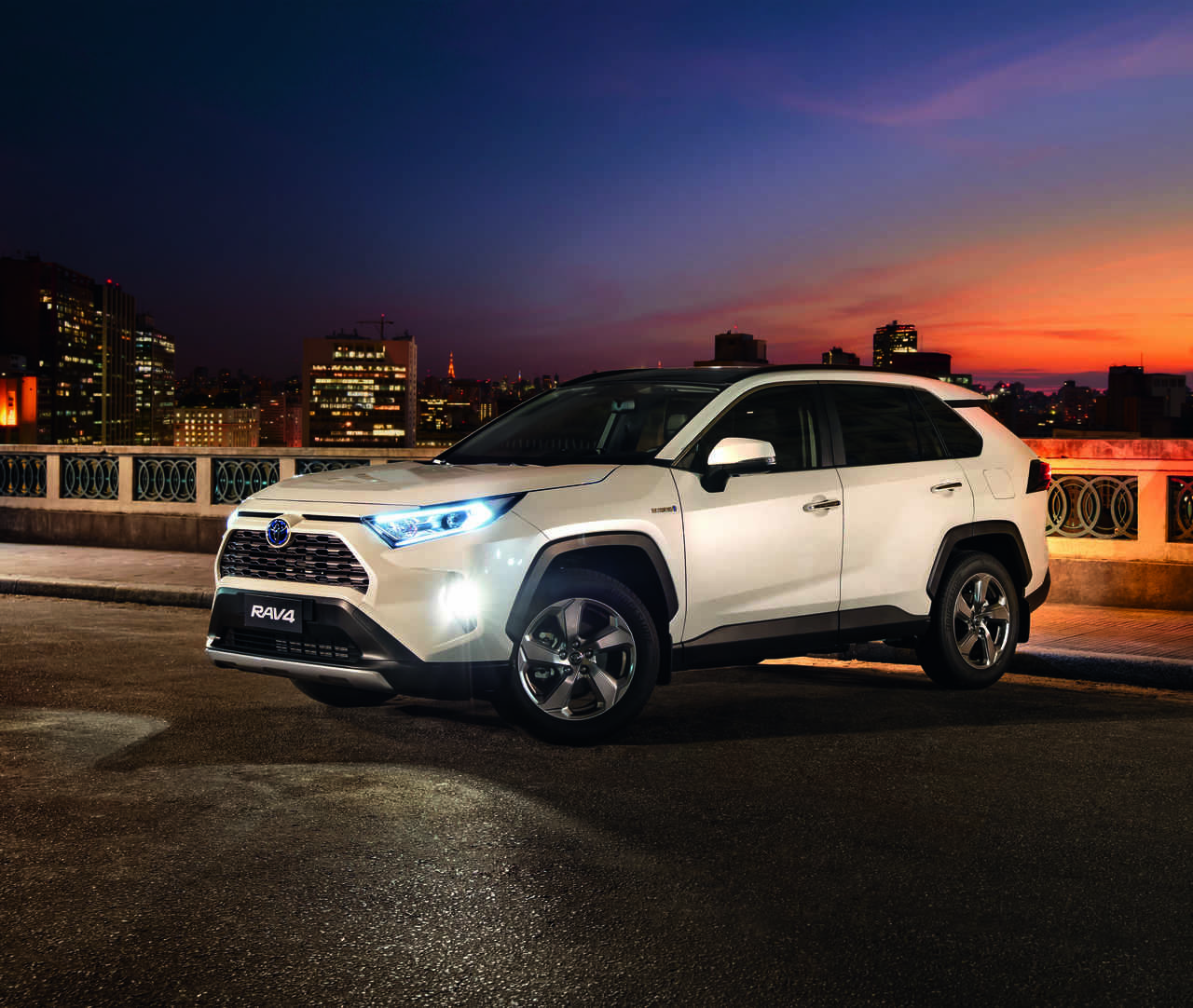 Toyota presentó en Colombia la nueva RAV4 híbrida