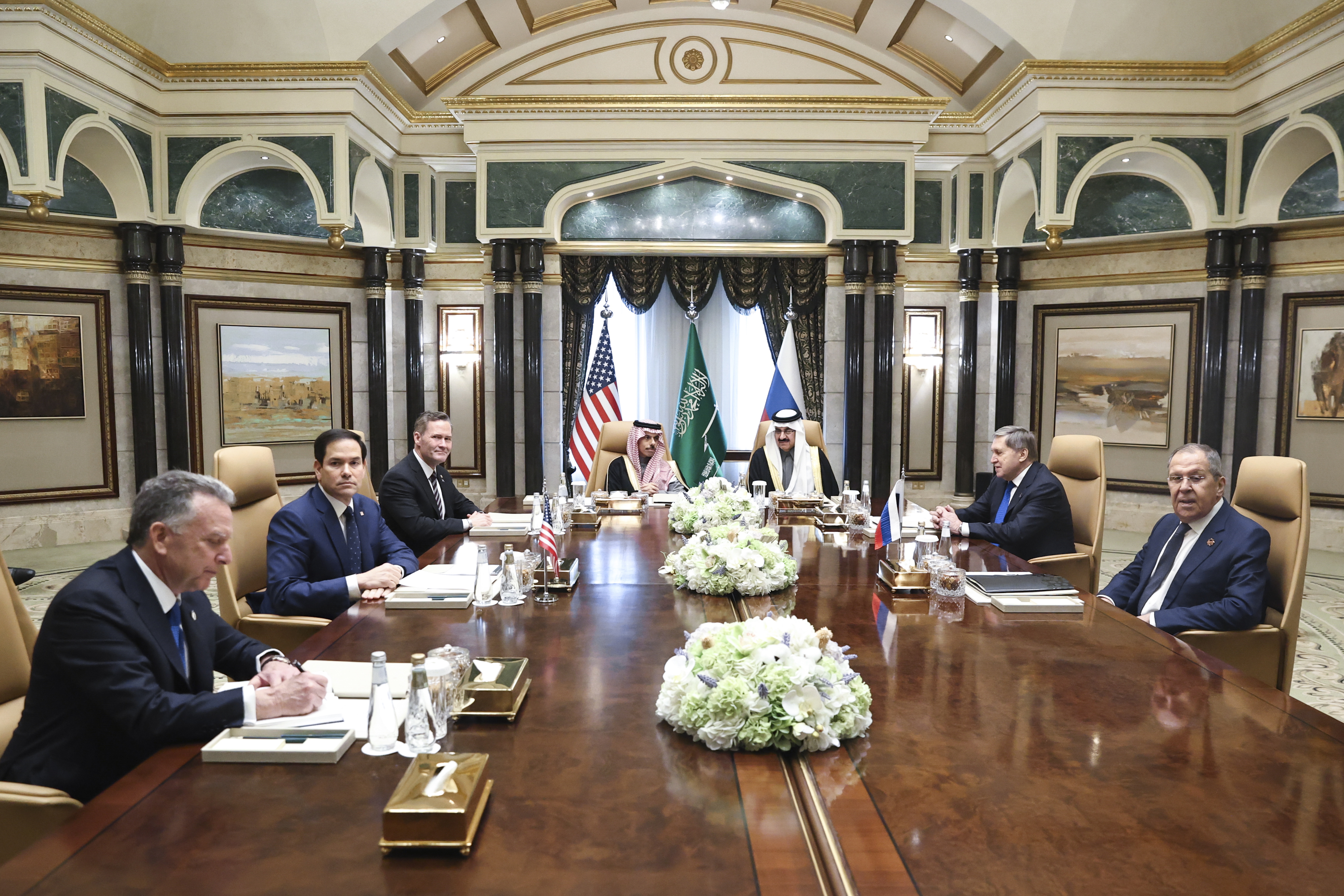 Trump y Putin, en la mesa: el riesgo de un acuerdo sin Europa ni Ucrania