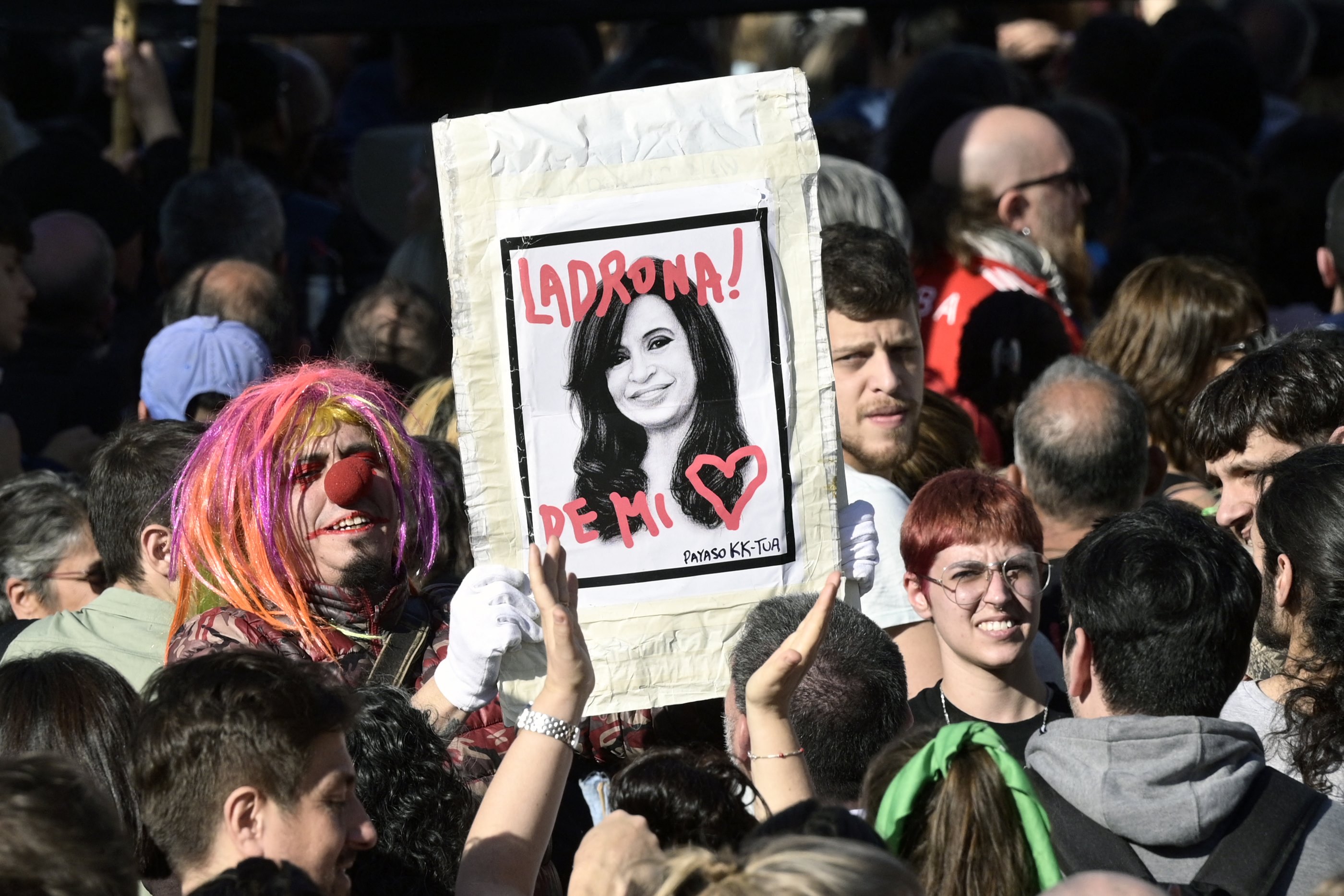 Cristina Fernández decide destruir las instituciones