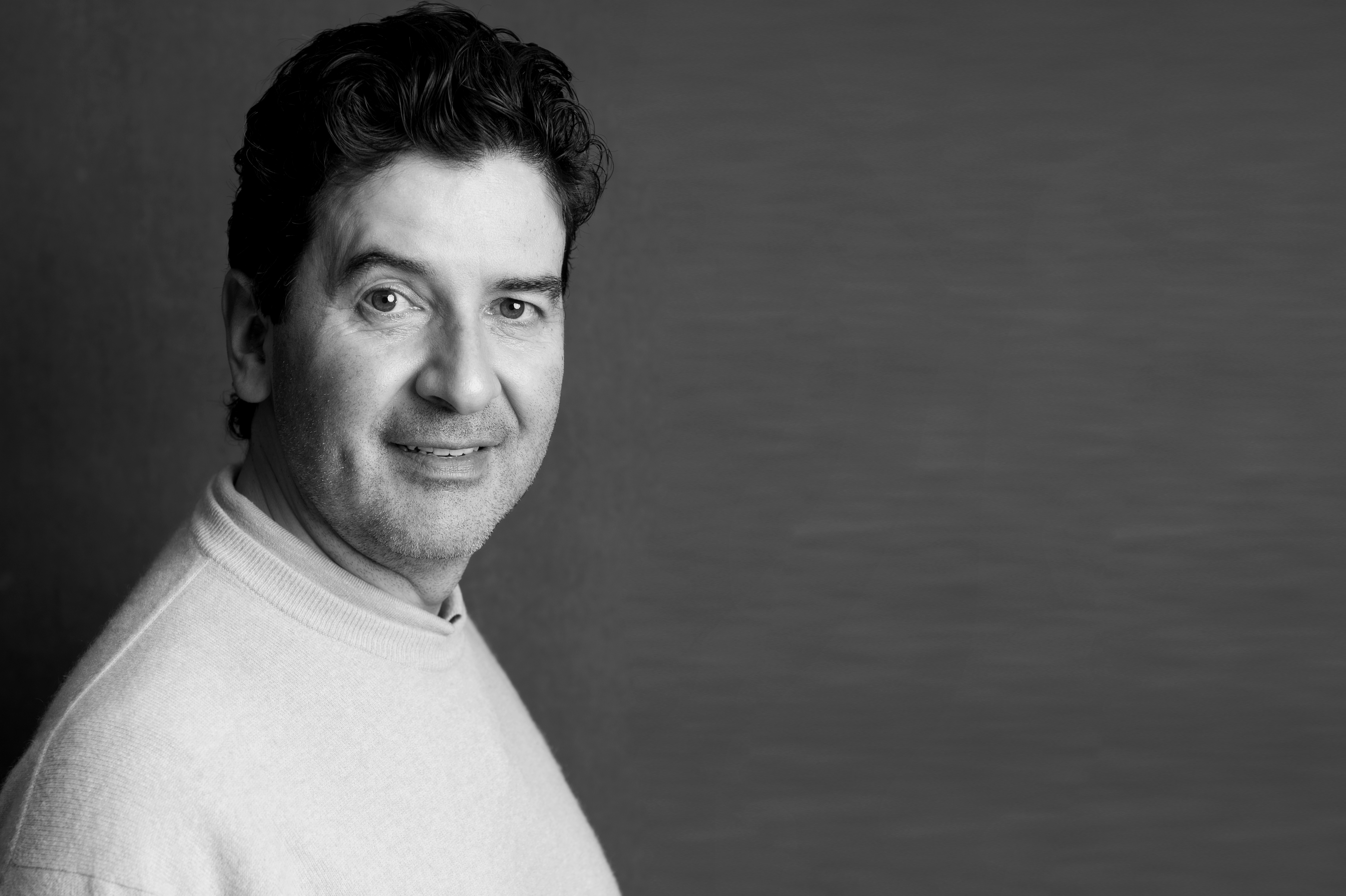 ¿A quién le pediría un autógrafo? y otras respuestas de Néstor Morales