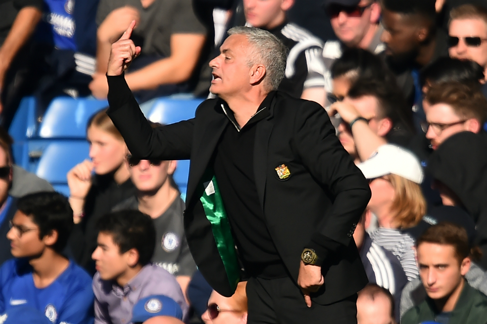 Mourinho: «Cuando yo pierdo, no añaden seis minutos de descuento»