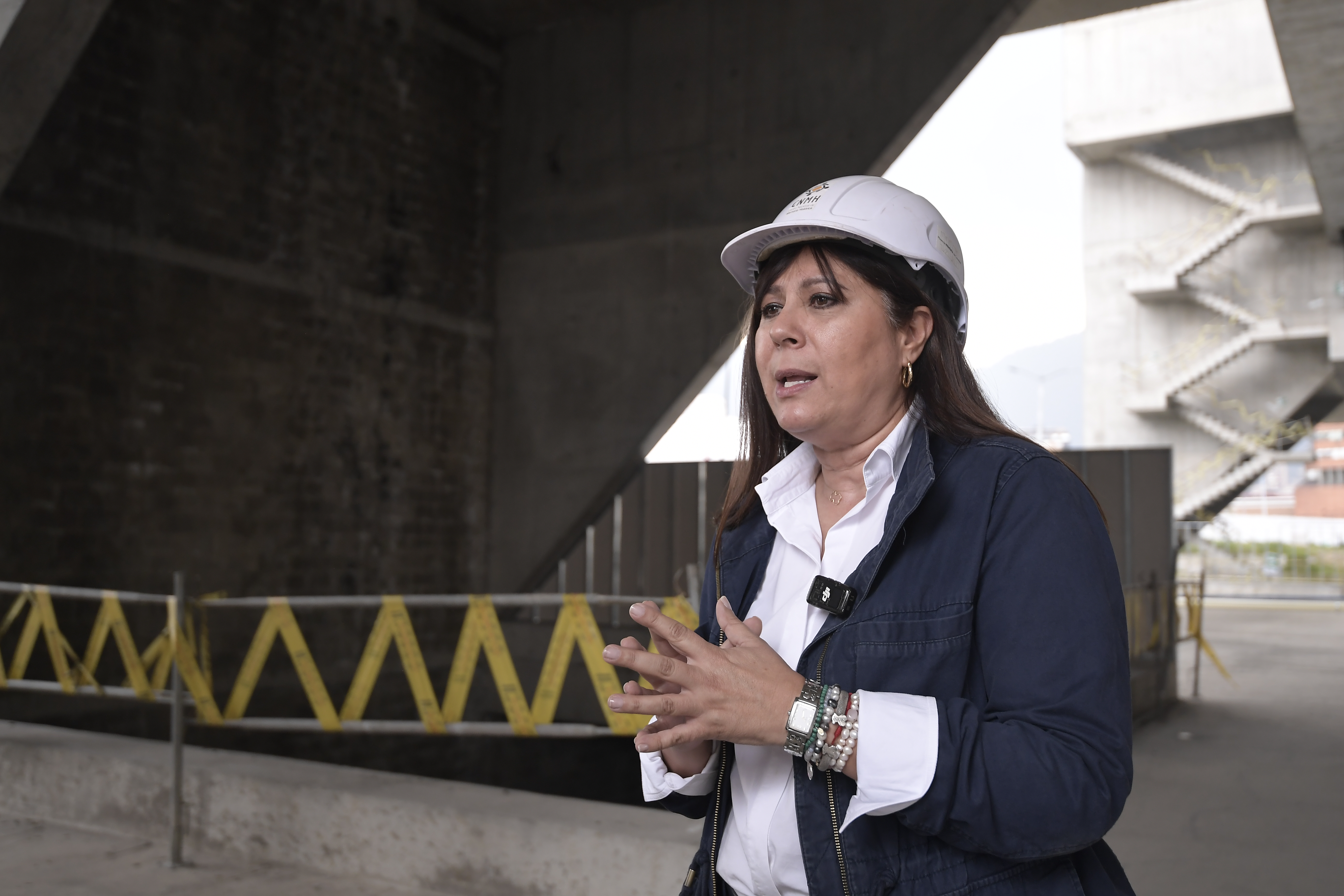 Directora del Museo de la Memoria, visita las obras del Museo Nacional de la Memoria, que reanudará su construcción tras tres años de parálisis.
