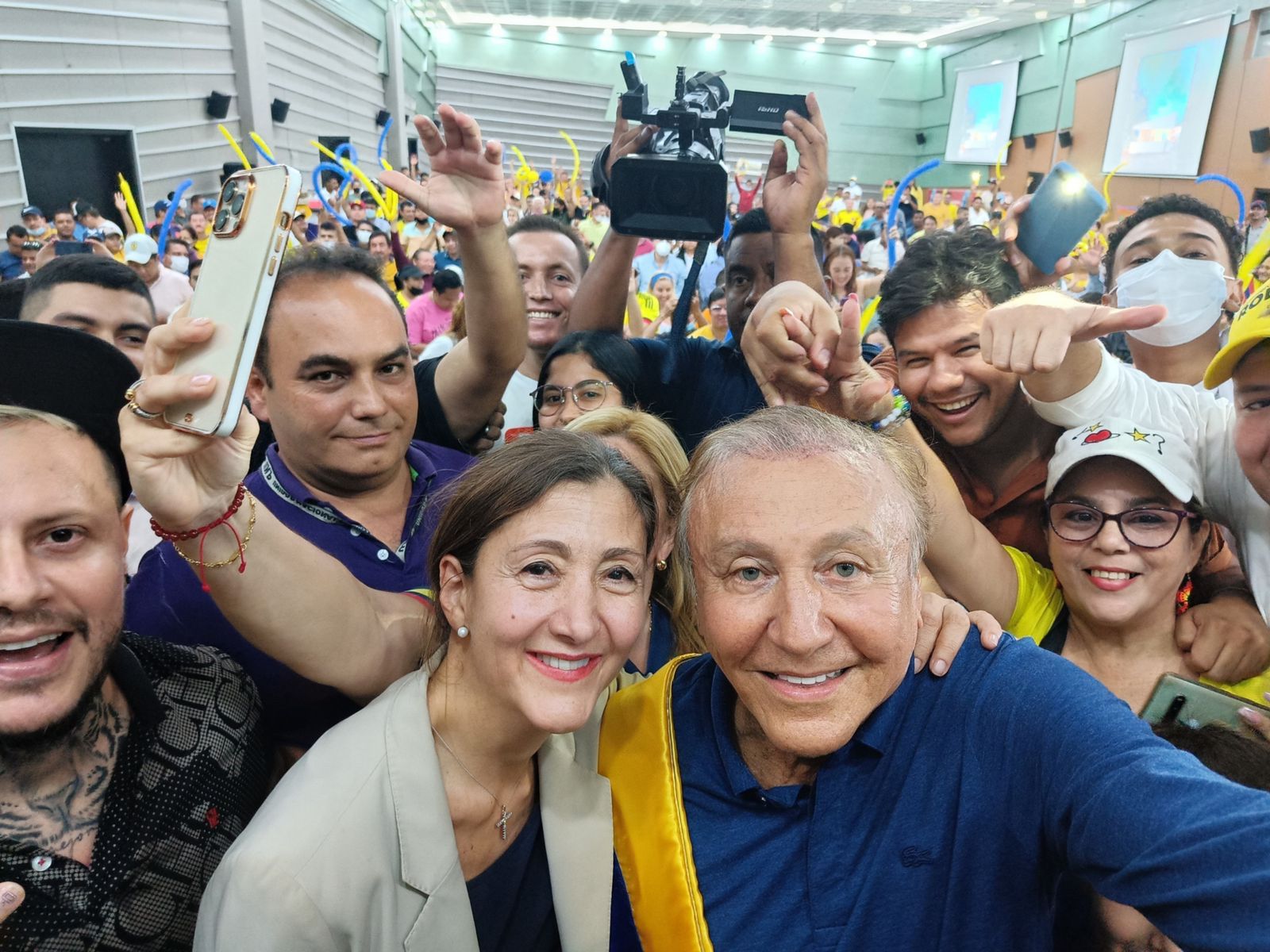 Ingrid Betancourt renunció a su candidatura para adherir a Rodolfo Hernández