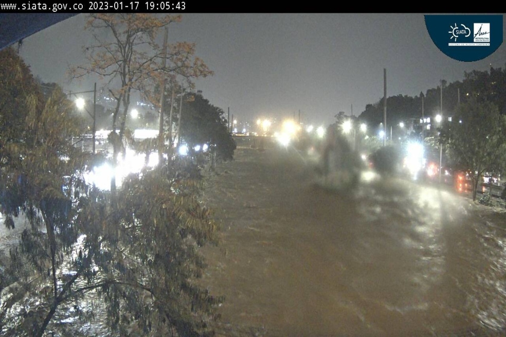 Fuertes lluvias aumentaron el nivel del río Medellín a “riesgo alto”