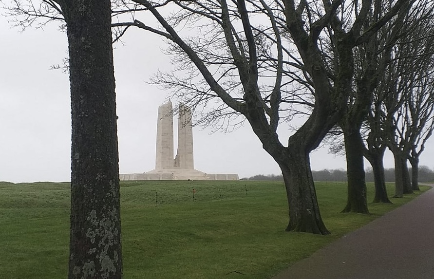 Vista panorámica del monumento a los soldados del cuerpo expedicionario de Canadá, inaugurado en el campo de batalla de Vimy Ridge en 1936