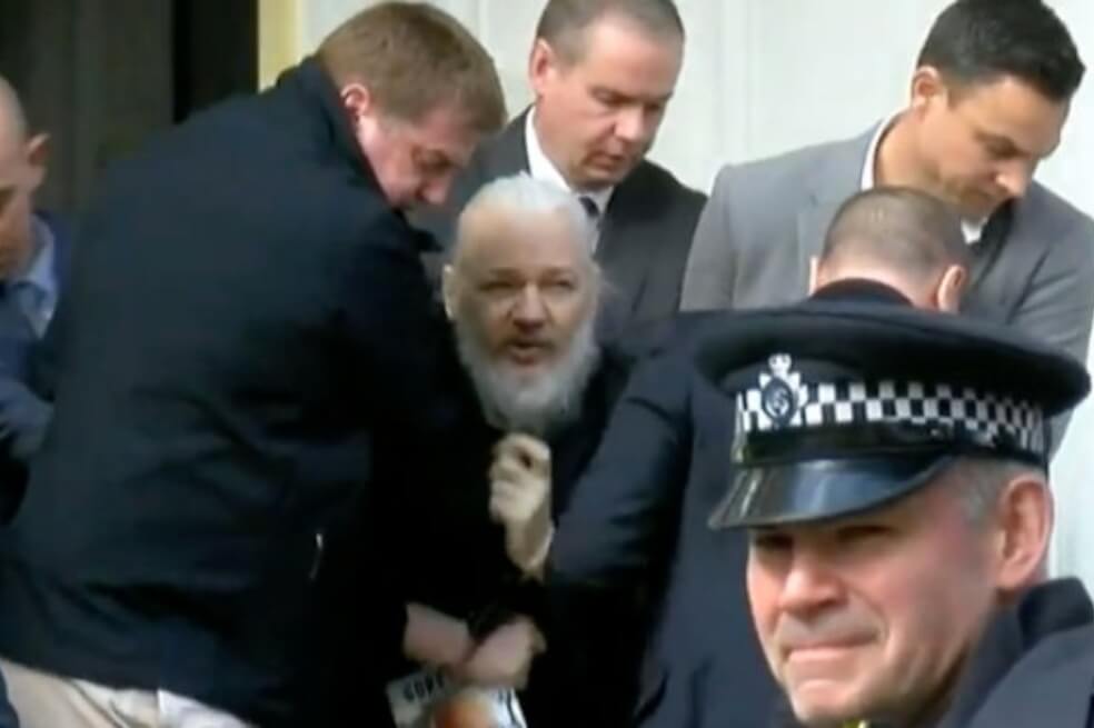 El fundador de WikiLeaks, Julian Assange, fue detenido en la embajada de Ecuador en Londres
