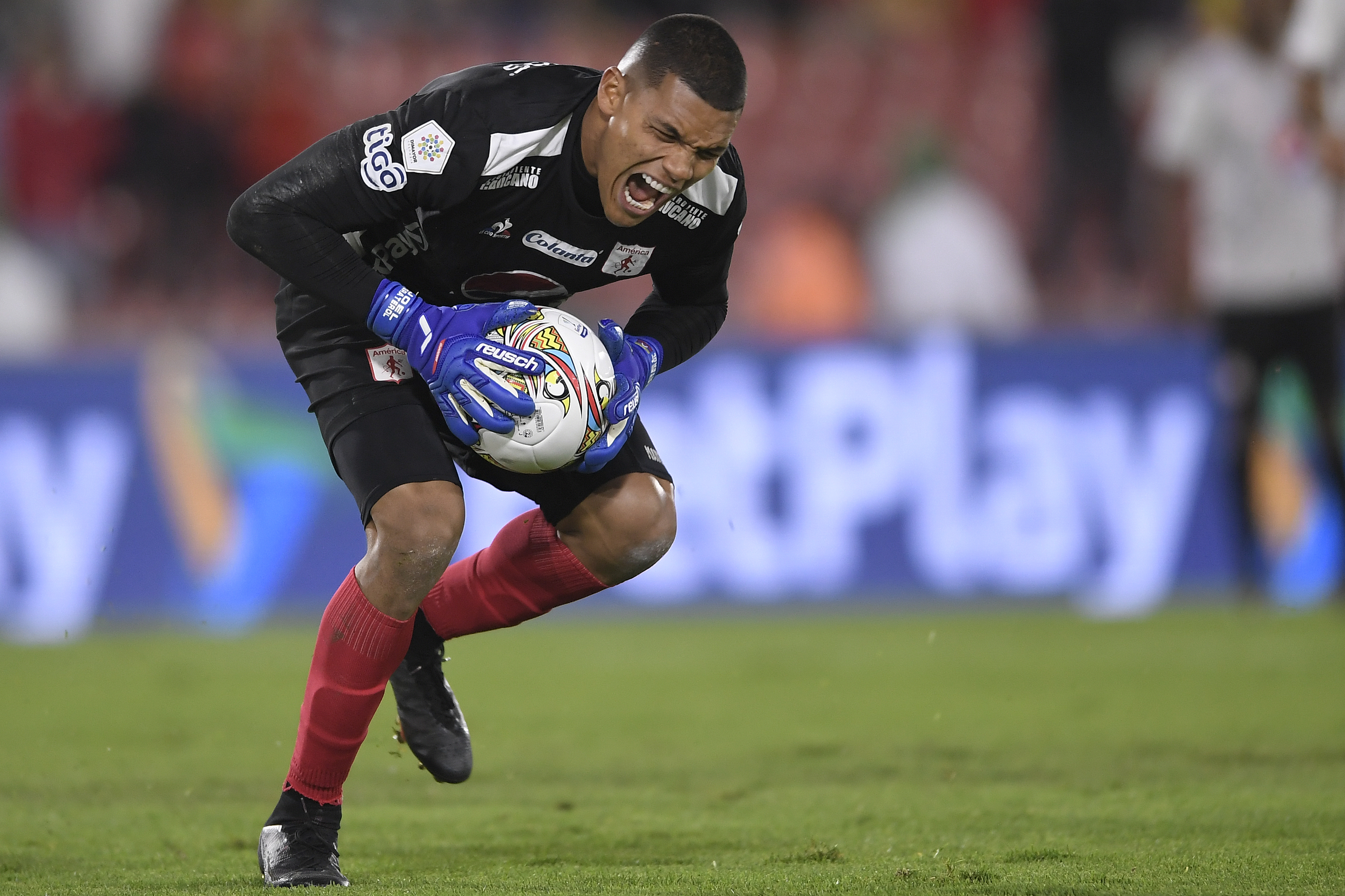 Futbolista venezolano, arquero del América de Cali, en el partido ante Santa Fe por la quinta fecha de la Liga Betplay 2022-II.