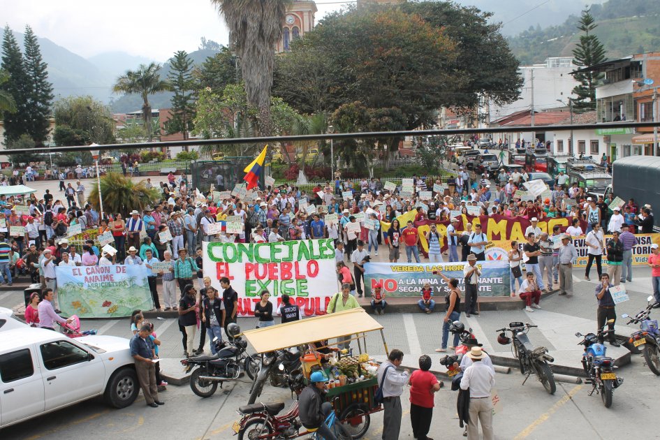 Concejo de Cajamarca se niega a citar consulta sobre minería