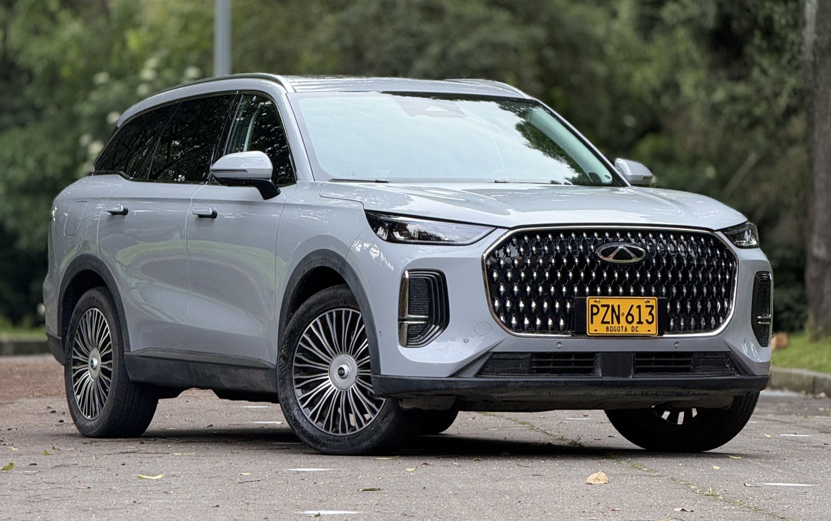 Chery Tiggo 9 híbrido enchufable en Colombia.