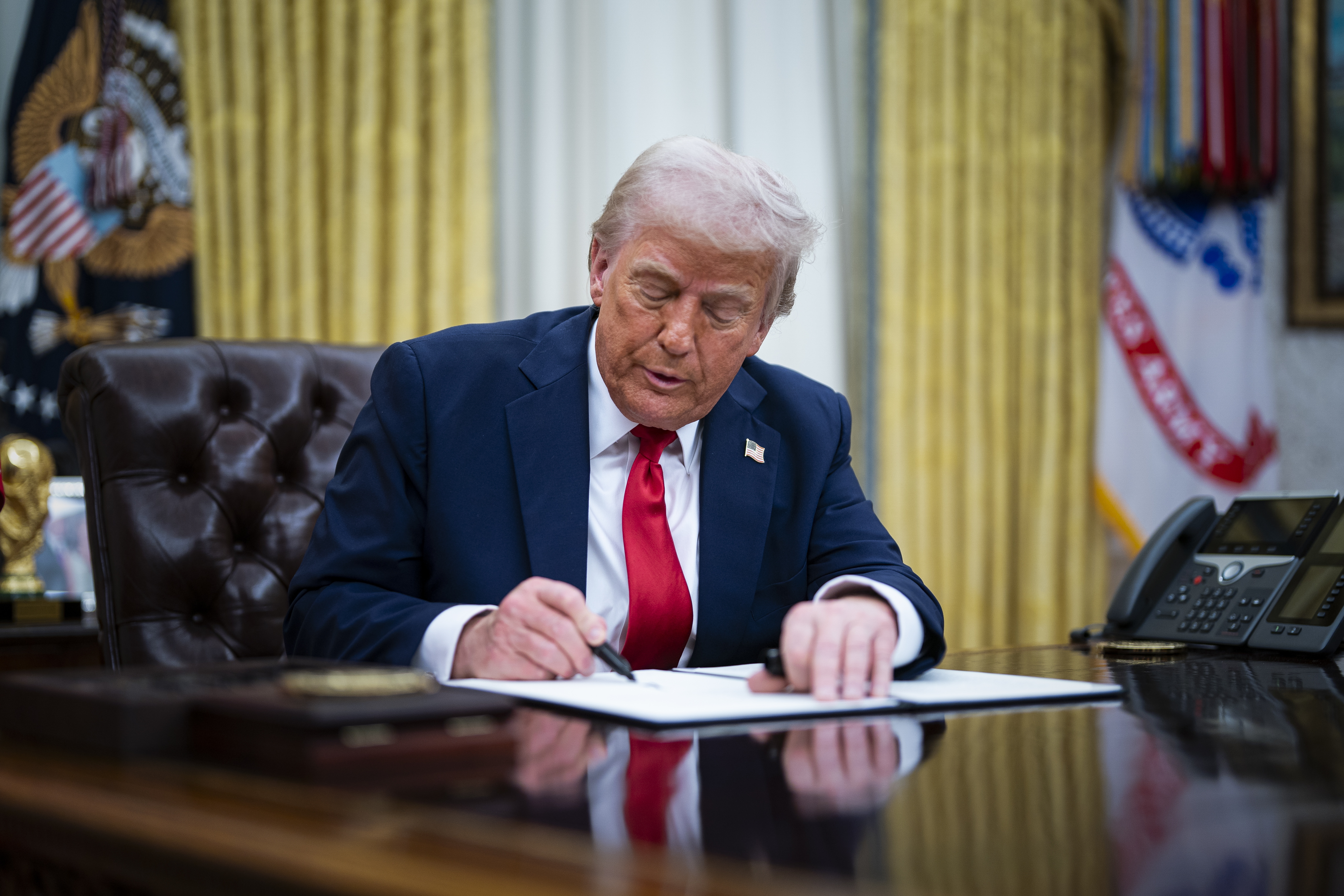 Trump planea recorte histórico a servicio diplomático: embajadas y becas en riesgo