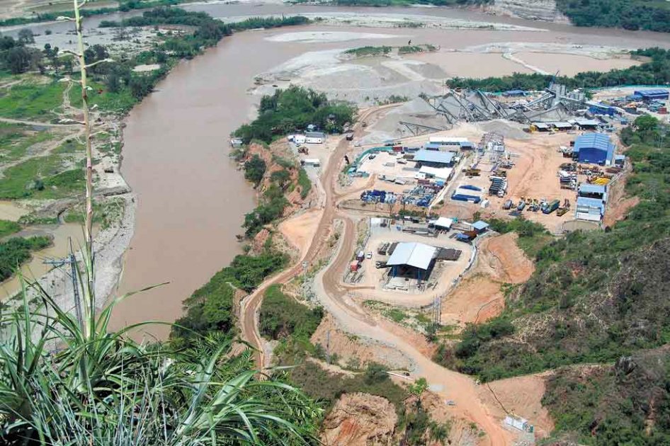 Protesta por construcción de hidroeléctrica en el Huila deja 25 heridos