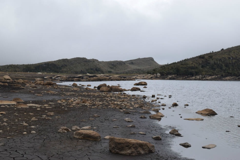 Alertan sobre bajos niveles de agua en la Laguna de Los Tunjos, en el sur de Bogotá