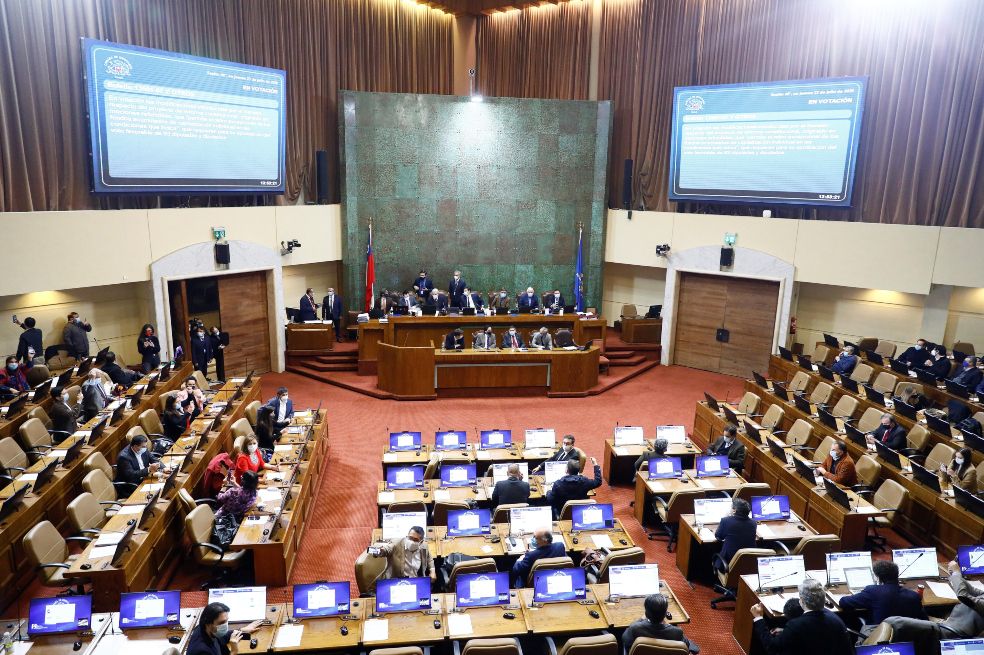 Juez de la Corte Suprema en Chile es destituido por el Congreso por corrupción