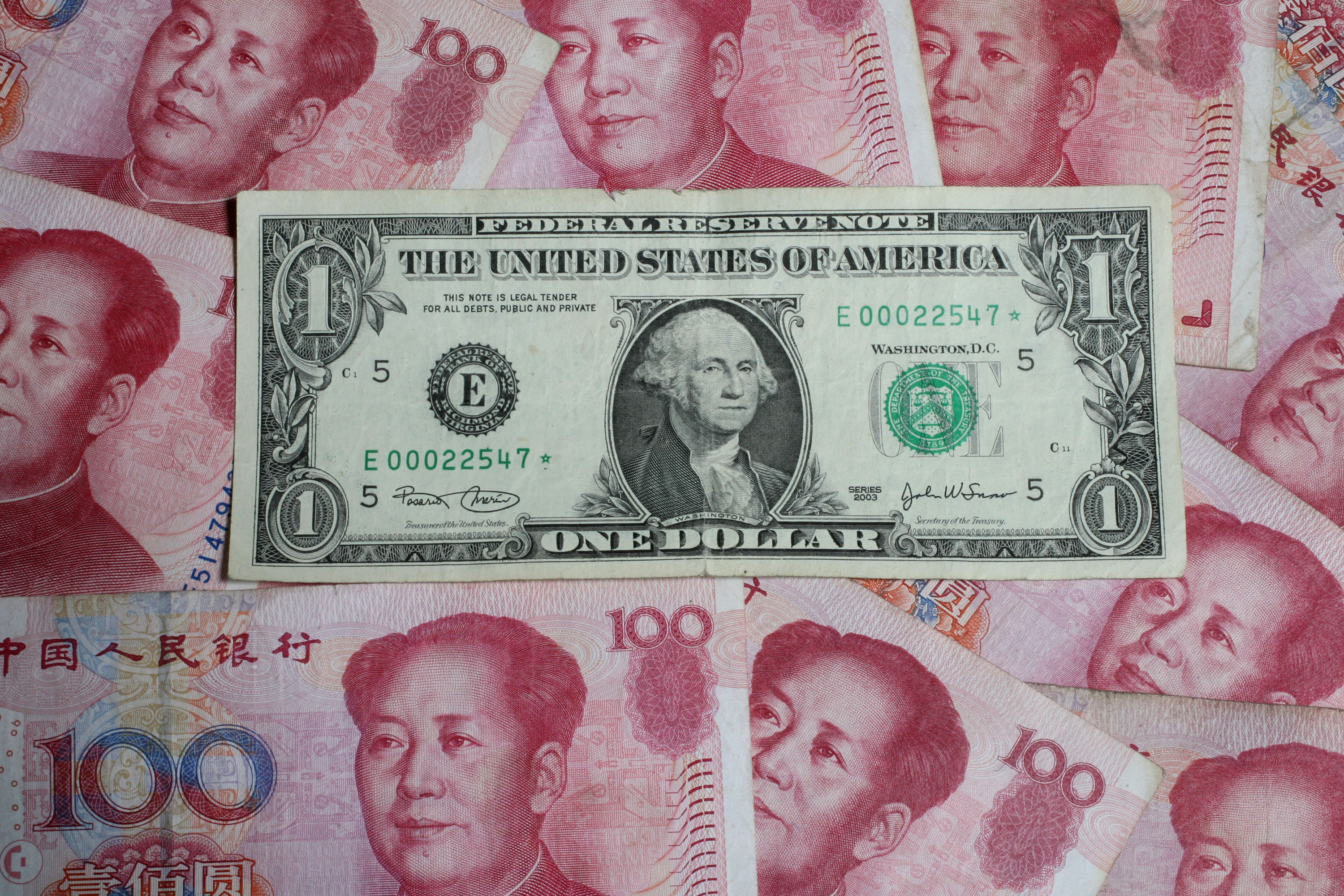 Rápida recuperación China desafía el dominio del dólar