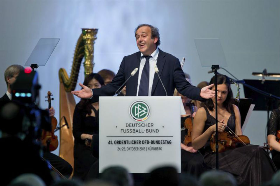 Michel Platini cree factible un Mundial con 40 equipos
