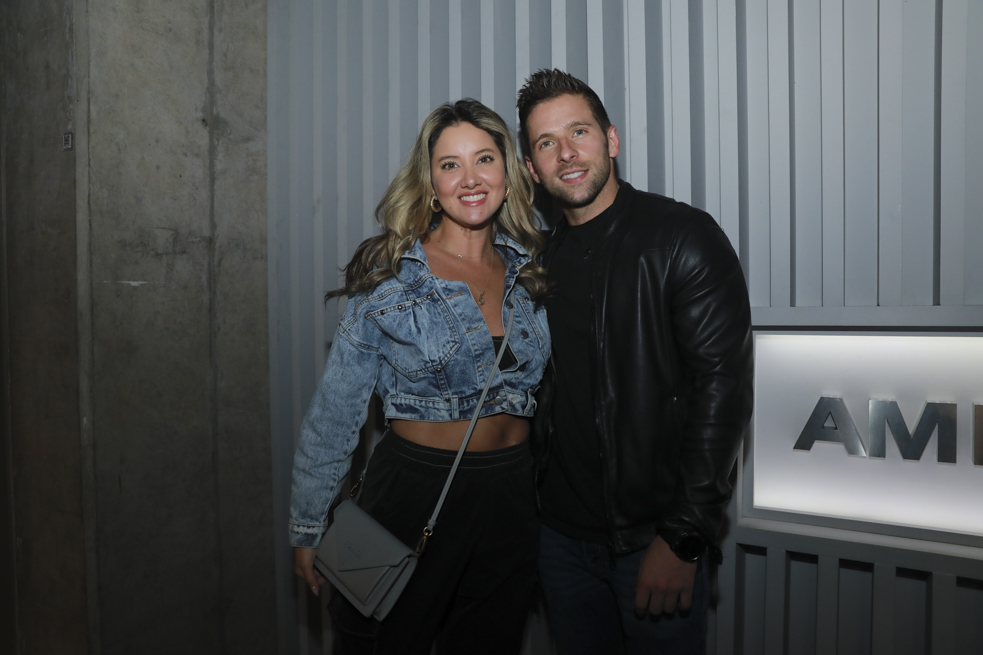 Daniela Álvarez y su hermano Ricky disfrutaron el concierto de Gusi con más amigos