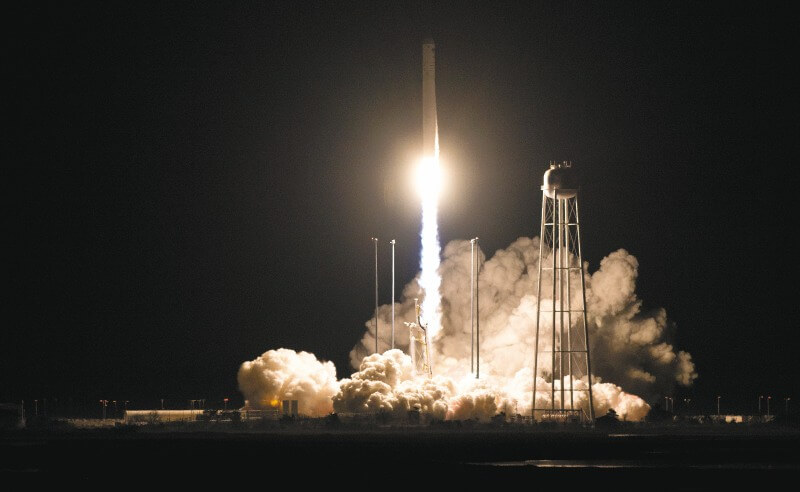 Latinoamérica: de patio trasero a puerta espacial