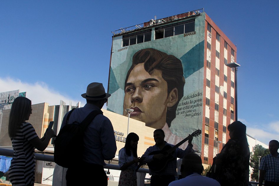Por críticas a Juan Gabriel, renuncia directivo de Universidad de México