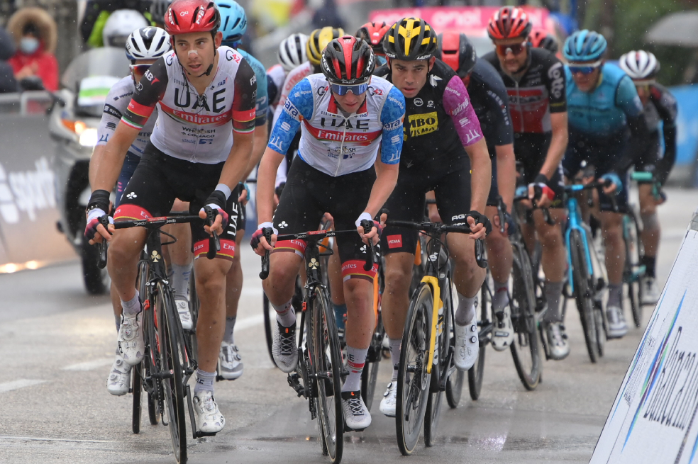 Tadej Pogacar dio una clase magistral en la Tirreno Adriático