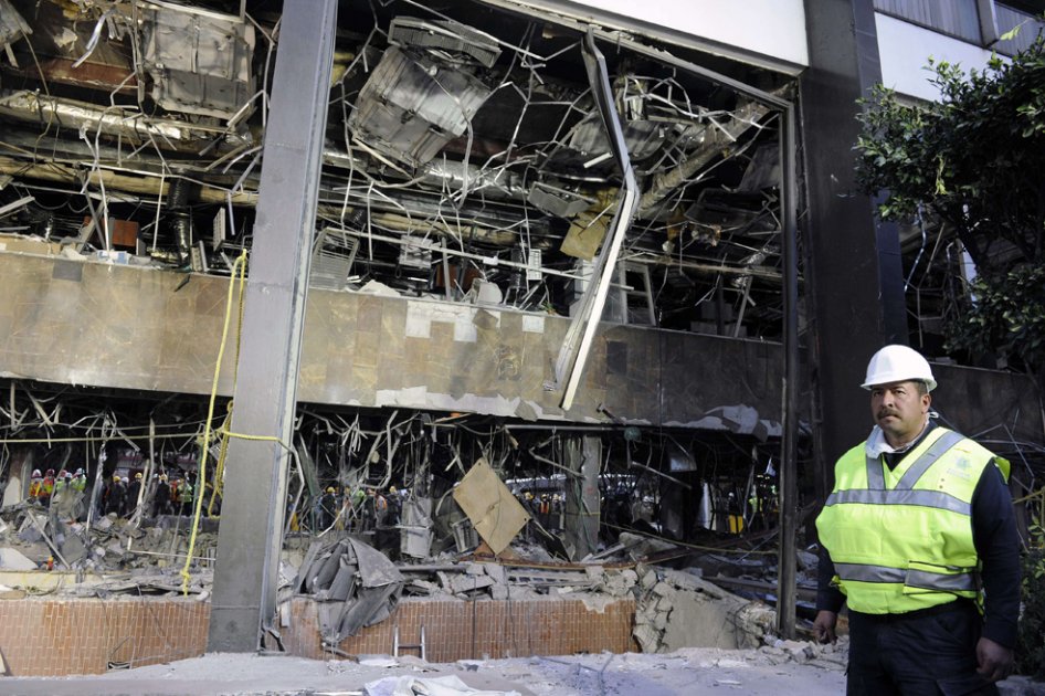 Descartan atentado en explosión de edificio de Pemex en México
