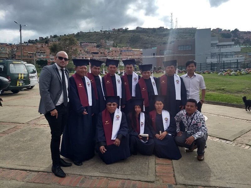 En Bogotá, 4.300 jóvenes y adultos se graduaron a través de programas de educación flexible