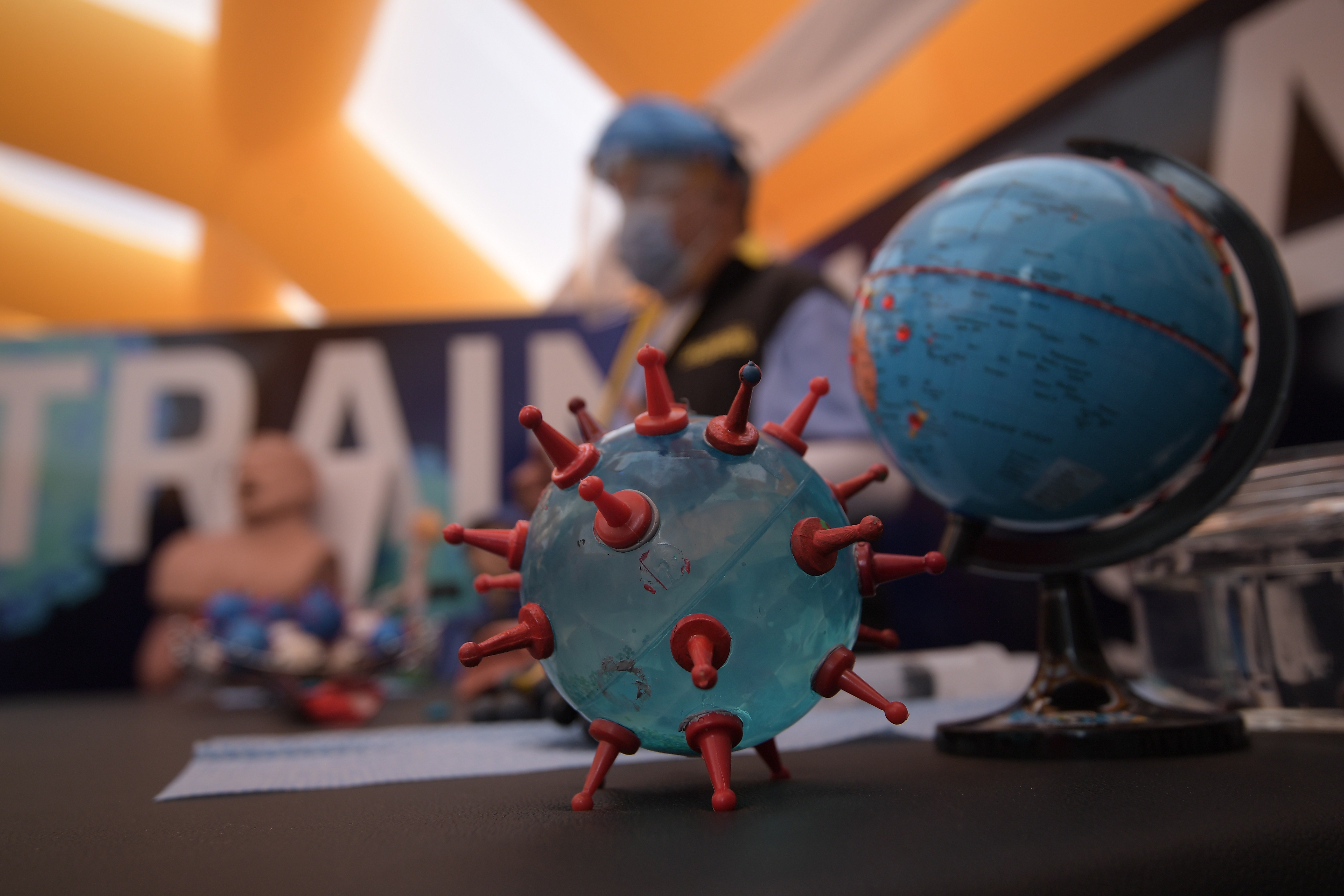 Confirman dos casos colombianos con el linaje brasilero del coronavirus
