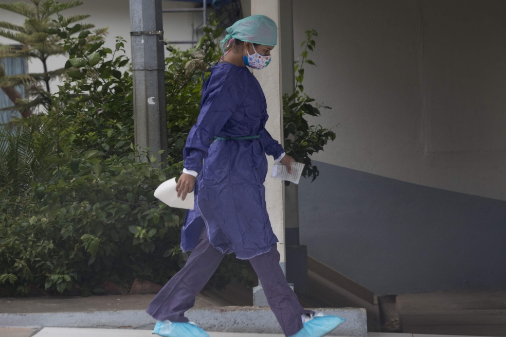 Intelectuales del mundo repudian despidos de médicos durante pandemia en Nicaragua
