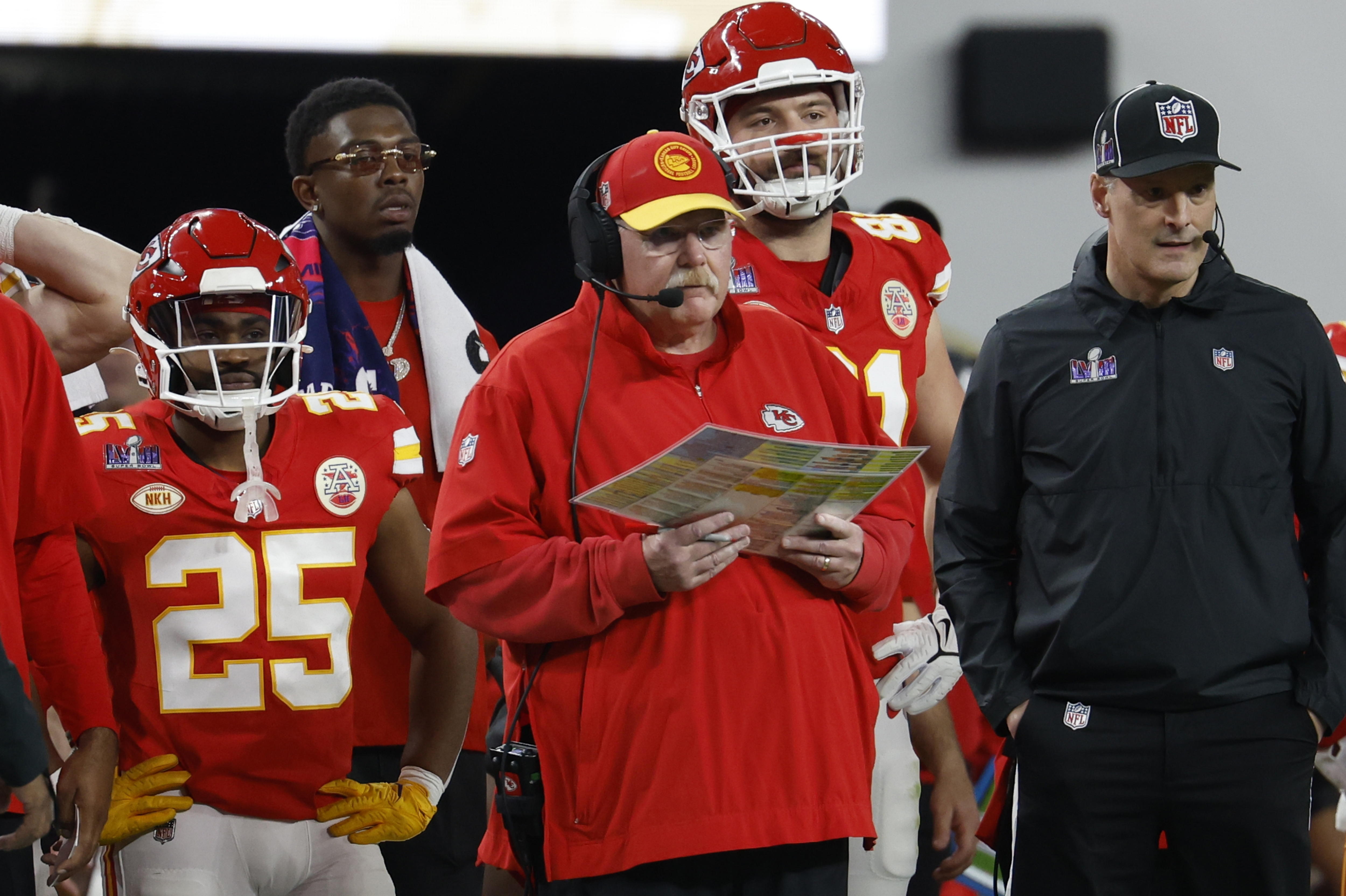 Las Vegas (United States), 12/02/2024.- Kansas City Chiefs head coach Andy Reid looks on during the second half of Super Bowl LVIII between the Kansas City Chiefs and the San Fransisco 49ers at Allegiant Stadium in Las Vegas, Nevada, USA, 11 February 2024. The Super Bowl is the annual championship game of the NFL between the AFC Champion and the NFC Champion and has been held every year since 1967. EFE/EPA/JOHN G. MABANGLO