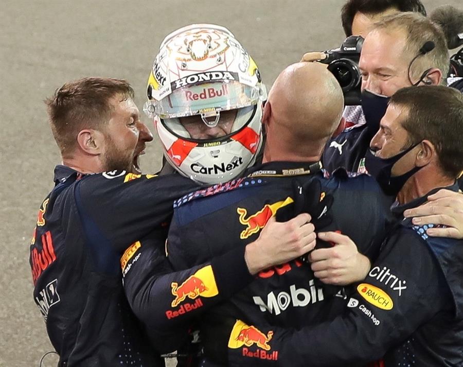 En video: Así le ganó Verstappen el título a Hamilton en la Fórmula 1