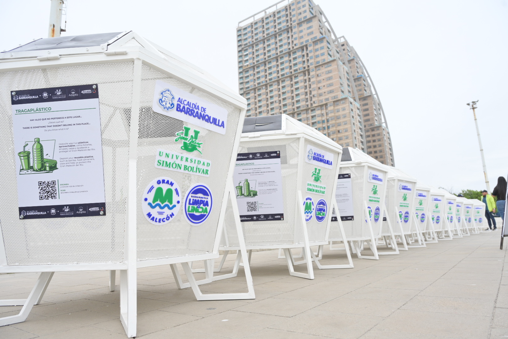 10 nuevos tragaplásticos instalados en el Gran Malecón, la apuesta del Distrito y Unisimón