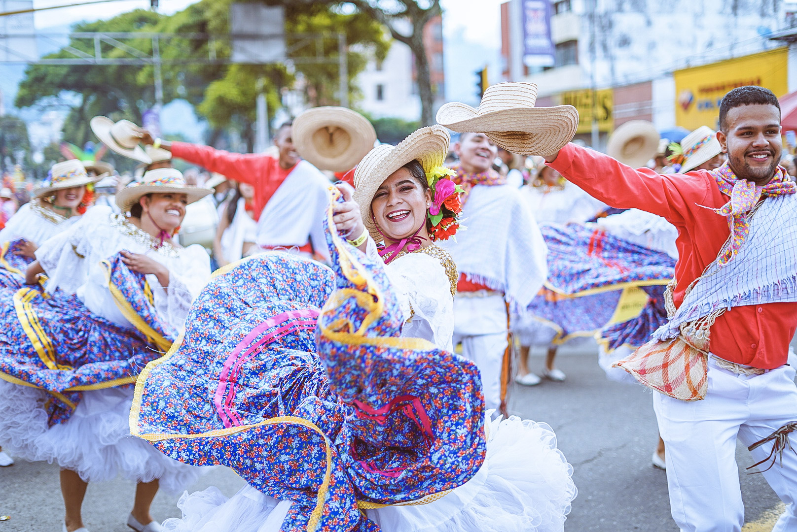Polémica por presunto sobrecosto del Festival Folclórico Colombiano