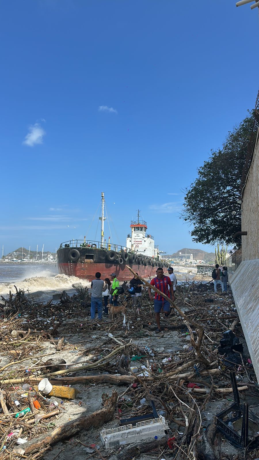 Lluvias en Santa Marta provocaron derrumbes y la muerte de una mujer y su hijo