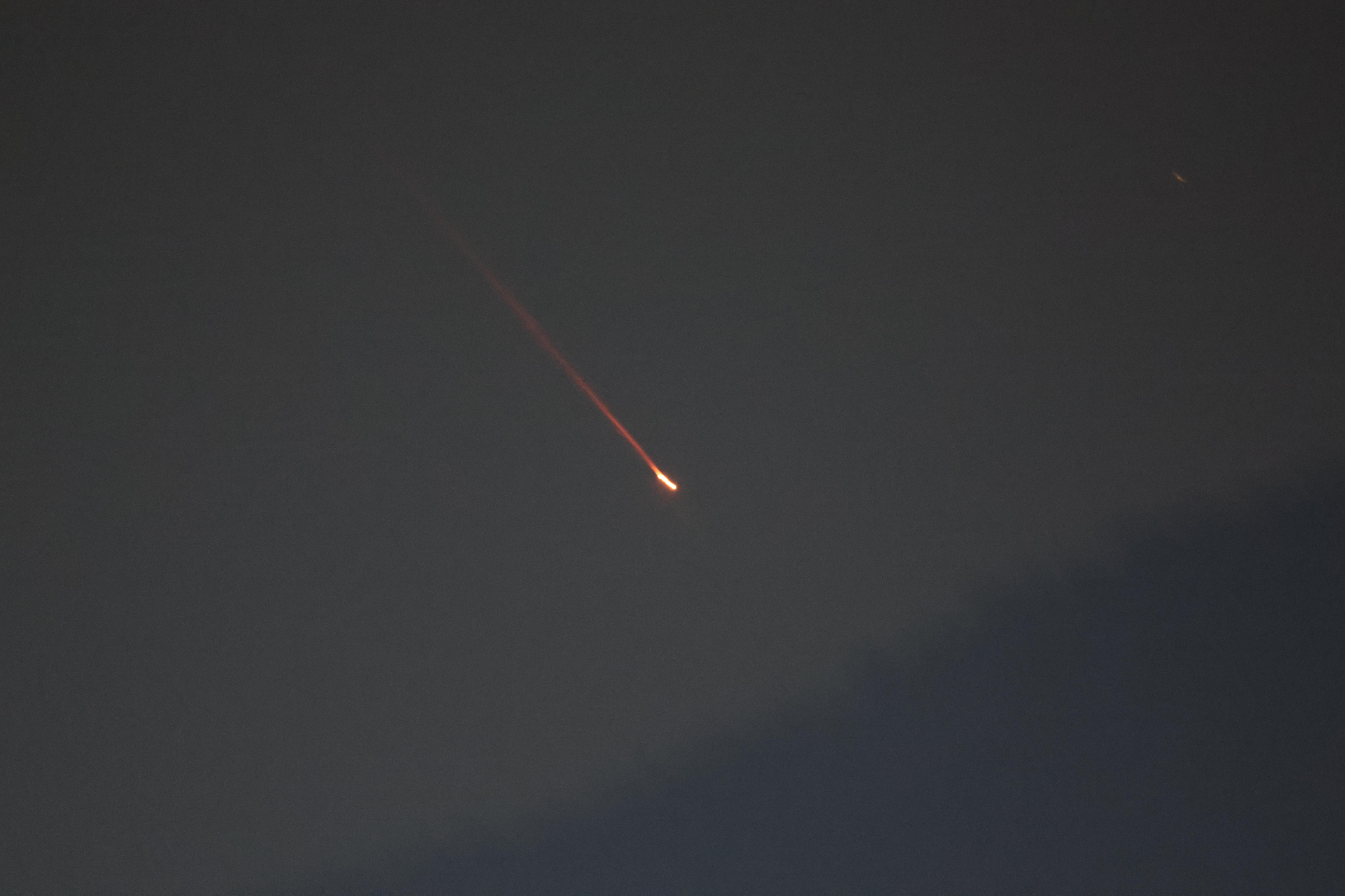 Suenan explosiones y sirenas en Israel, tras lanzamiento de drones de Irán