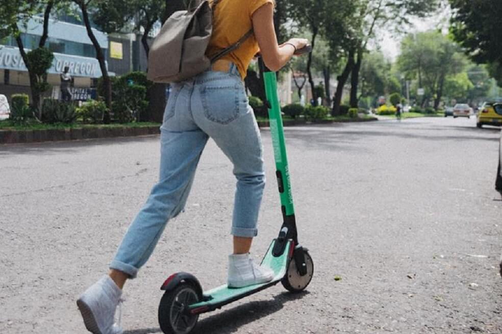 Autoridades intensifican los operativos contra patinetas mal parqueadas en Bogotá