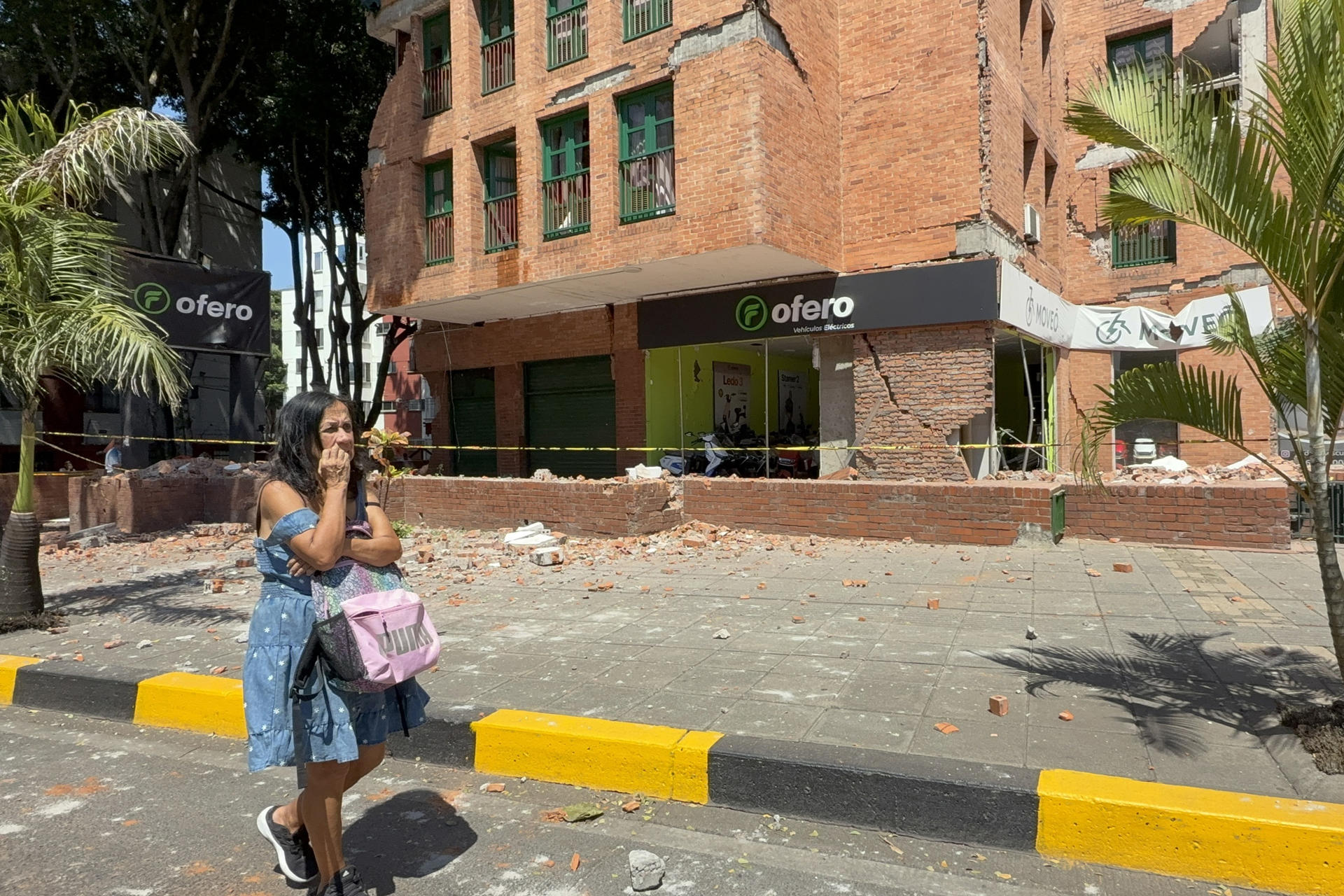 Habilitan 16 centros de acopio para recolectar medicamentos e insumos médicos tras sismo