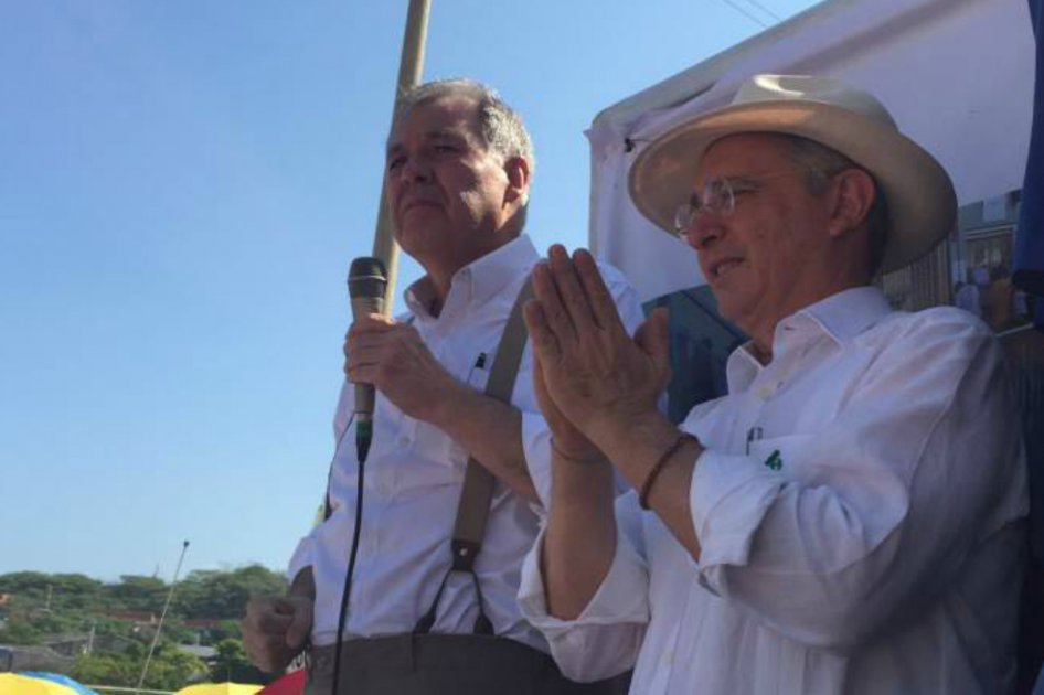 Exprocurador Alejandro Ordóñez se montó oficialmente en la tarima del No