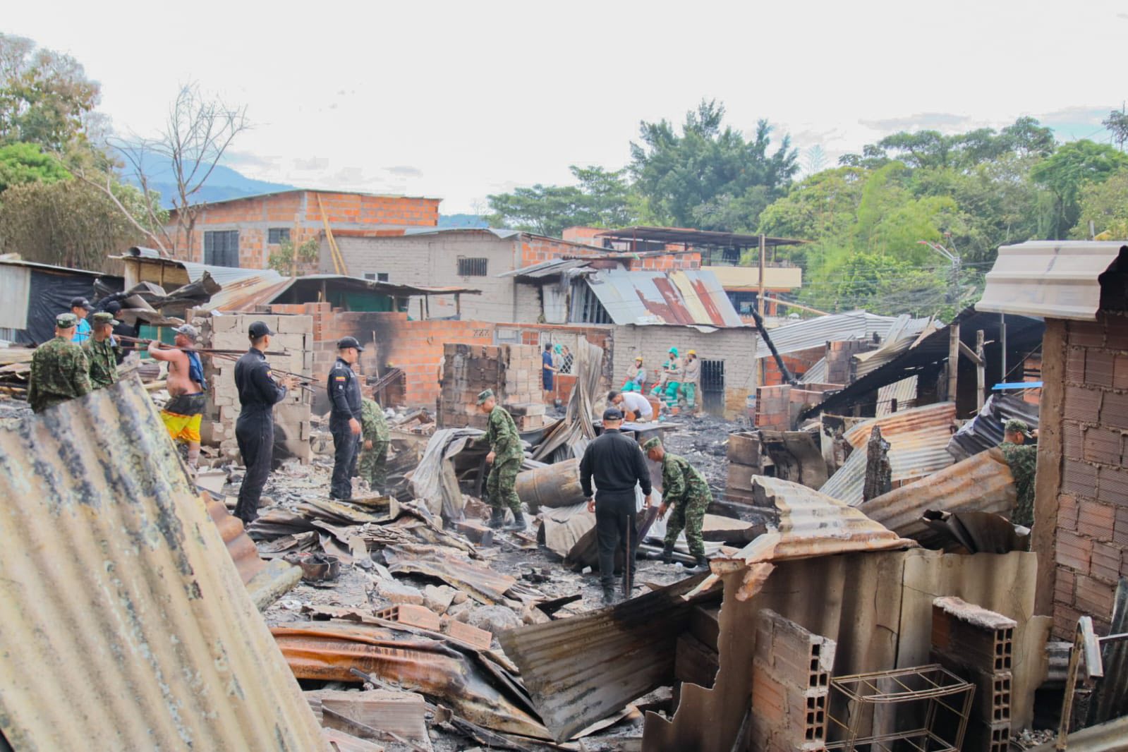 Incendio en Álamos, Ibagué, dejó a más de 160 familias damnificadas; denuncian robos