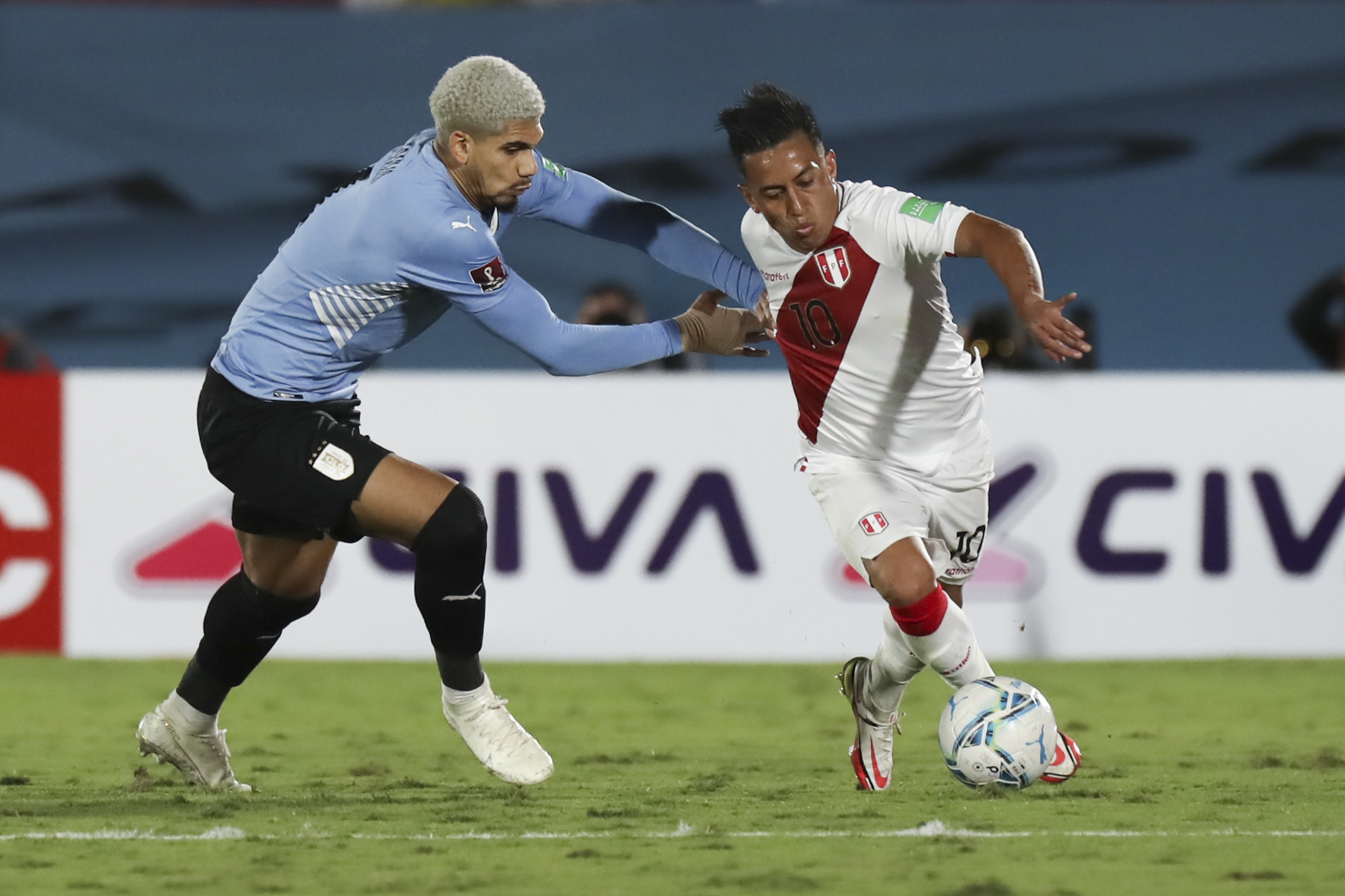 El futbolista peruano Christian Cueva fue denunciado por violencia doméstica