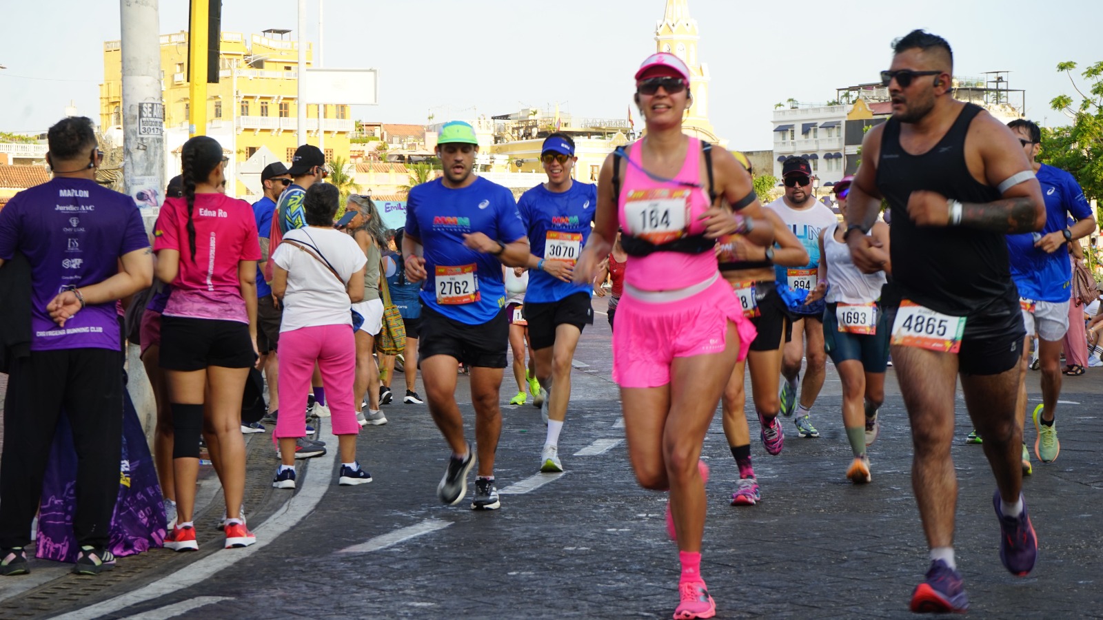 La Expo Media Maratón del Mar contó con la participación de 85 marcas deportivas, de estilo de vida y bienestar que pudieron conectarse con los corredores.