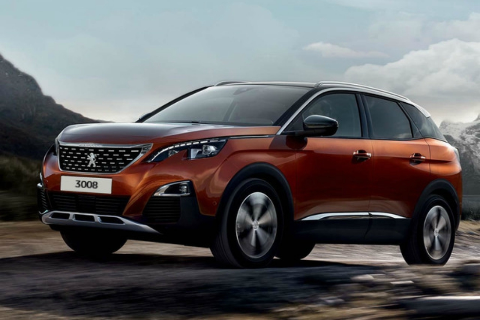 El más vendido de PeugeotEl Peugeot 3008 es el más vendido de la tradicional casa francesa. Esta SUV ha alcanzado la cifra de 97 unidades en los primeros dos meses de este 2020. En 2017 fue elegido como el carro del año en el Salón de Ginebra. Uno de los grandes atractivos de esta SUV es que posee un sistema "QuickShift", el cual brinda cambios de marcha más rápido y un sistema eléctronico que funciona mediante impulsos, esto termina brindando una mejor experiencia al conducir. La versión de entrada del Peugeot 3008 es de $99.990.000.