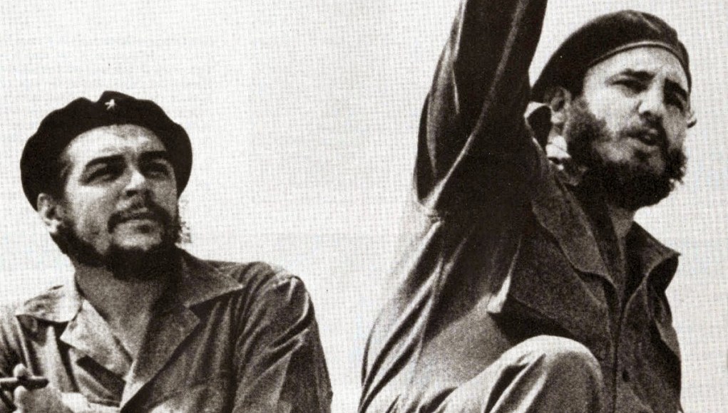 Ernesto Che Guevara y Fidel Castro, dos de los protagonistas fundamentales de la Revolución Cubana.  / Archivo
