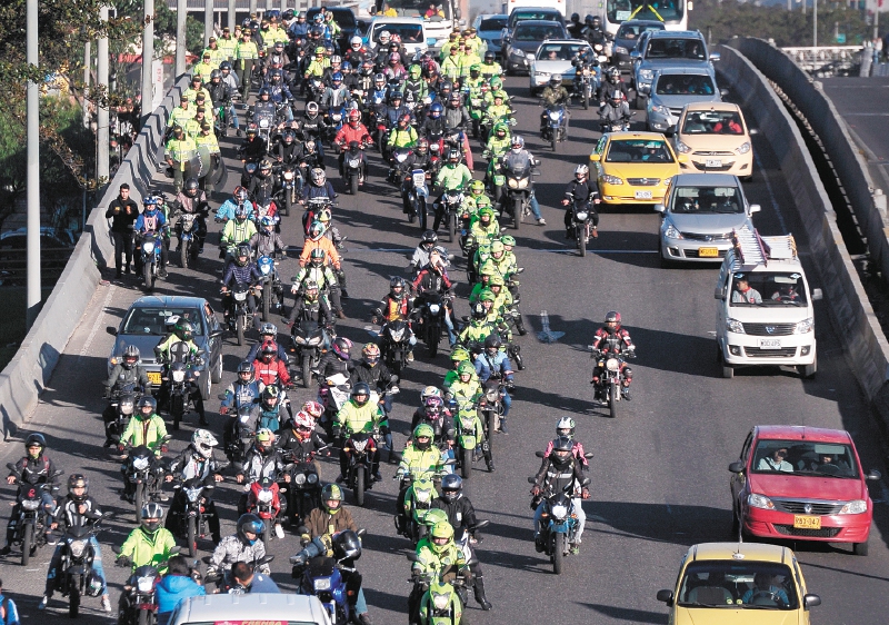 Disminuyen hurtos en zona restringida para motos con parrillero en Bogotá