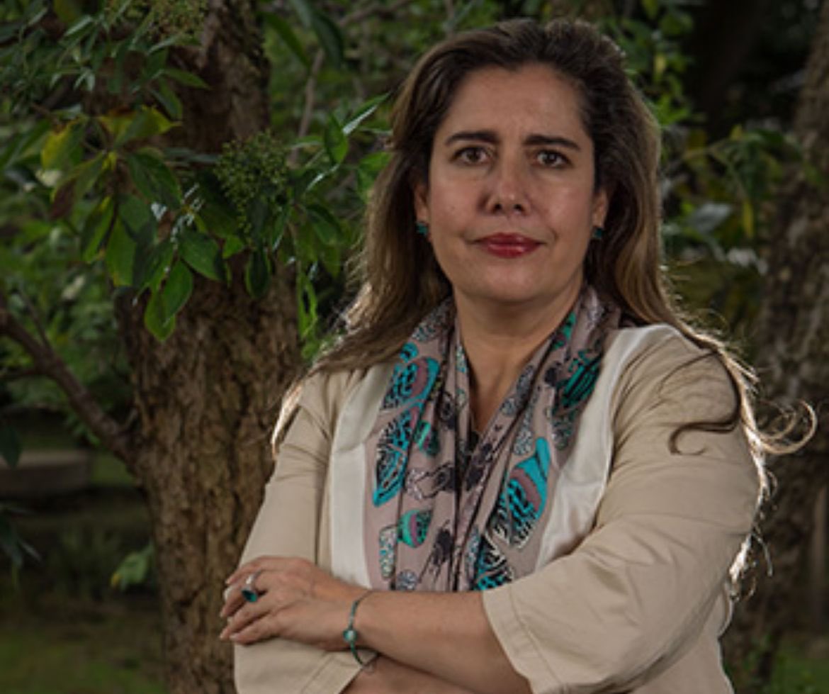Mujer médica, rectora del rosario