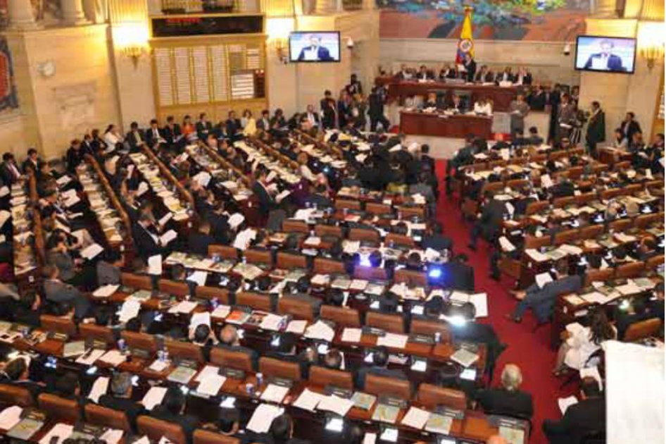 Pese a señalamientos por presuntos falsos positivos, Senado aprueba ascenso de militares