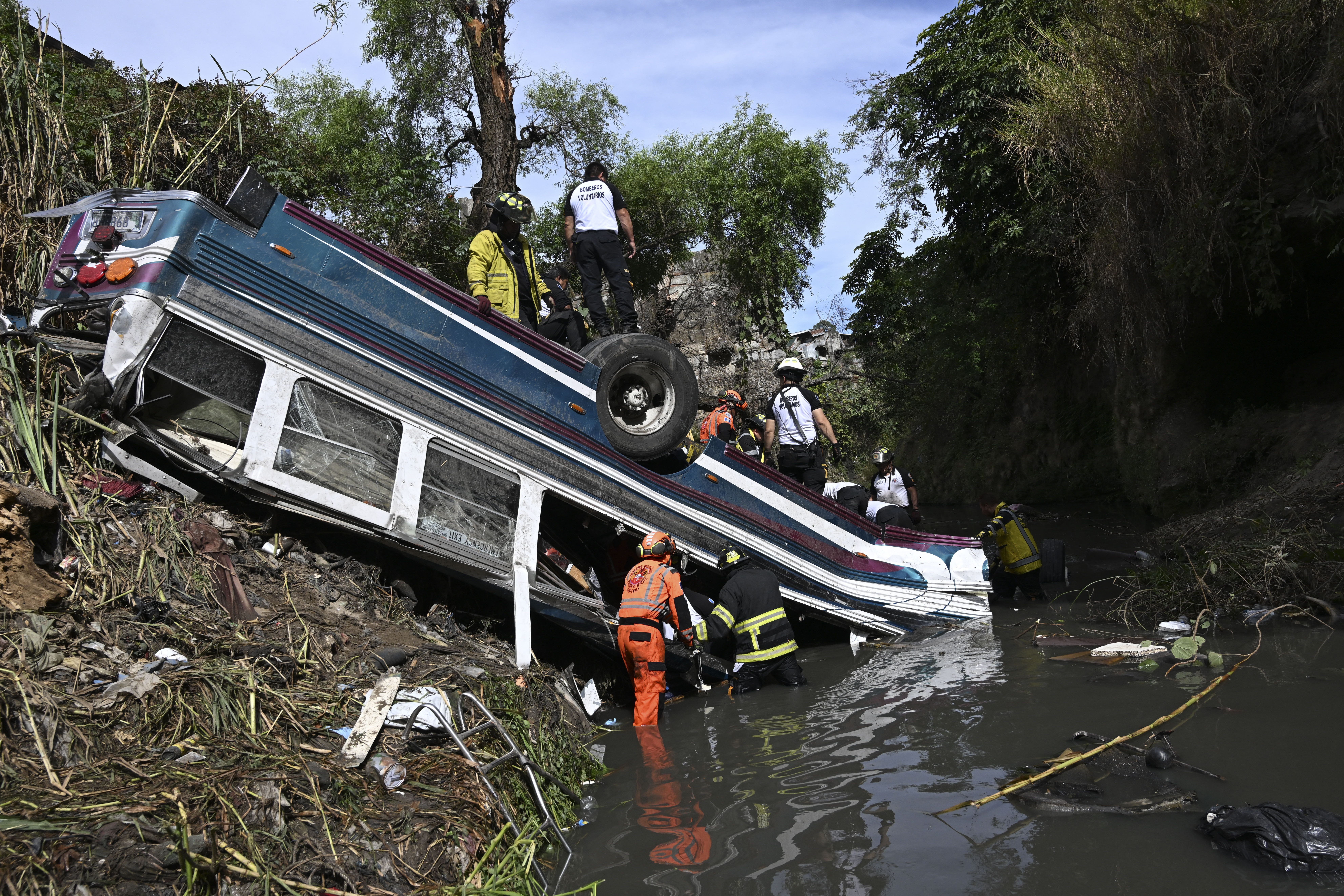 Muertos por accidente de bus en Guatemala son más de 55, estas son las hipótesis